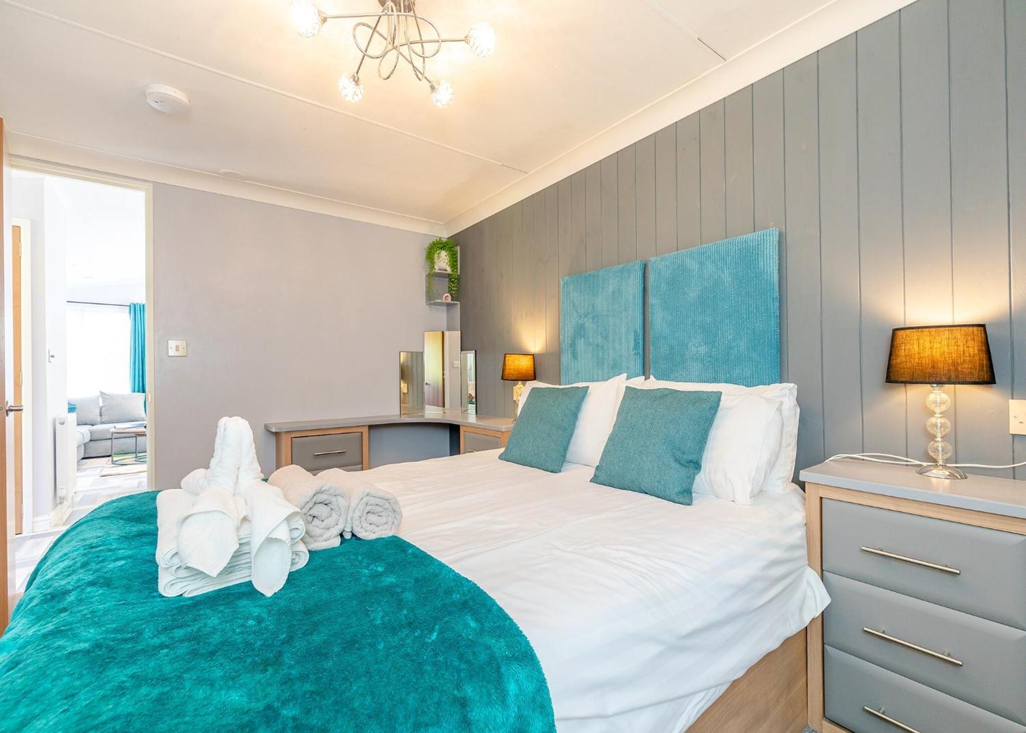 Longnor Wood Holiday Park Екстериор снимка