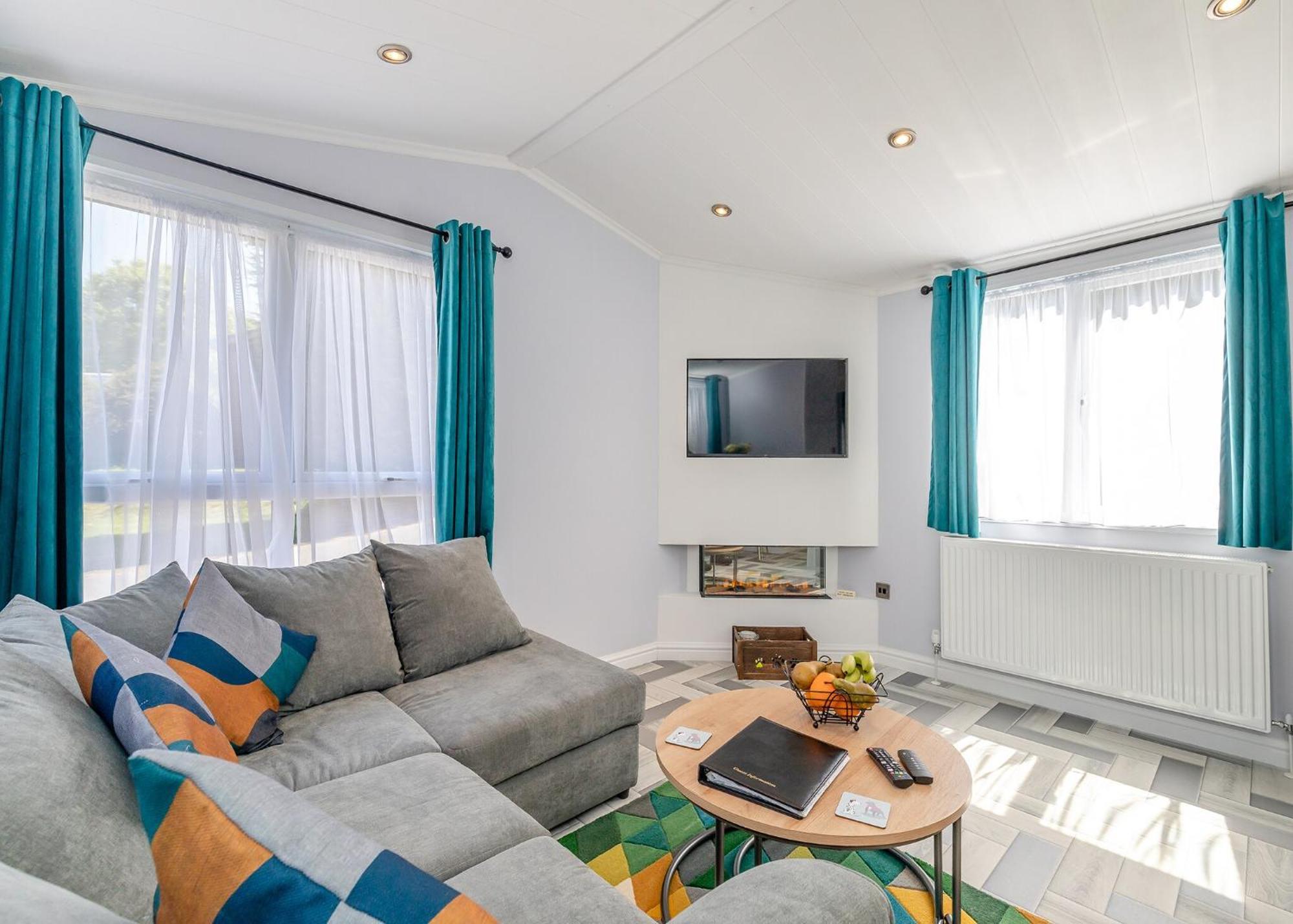 Longnor Wood Holiday Park Екстериор снимка