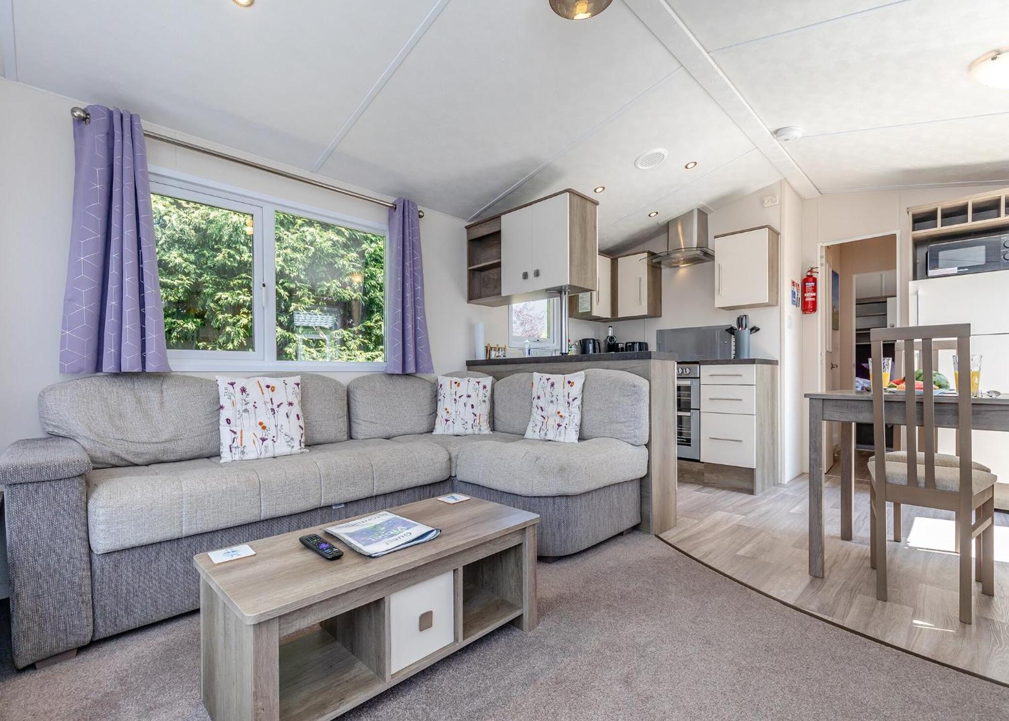 Longnor Wood Holiday Park Екстериор снимка