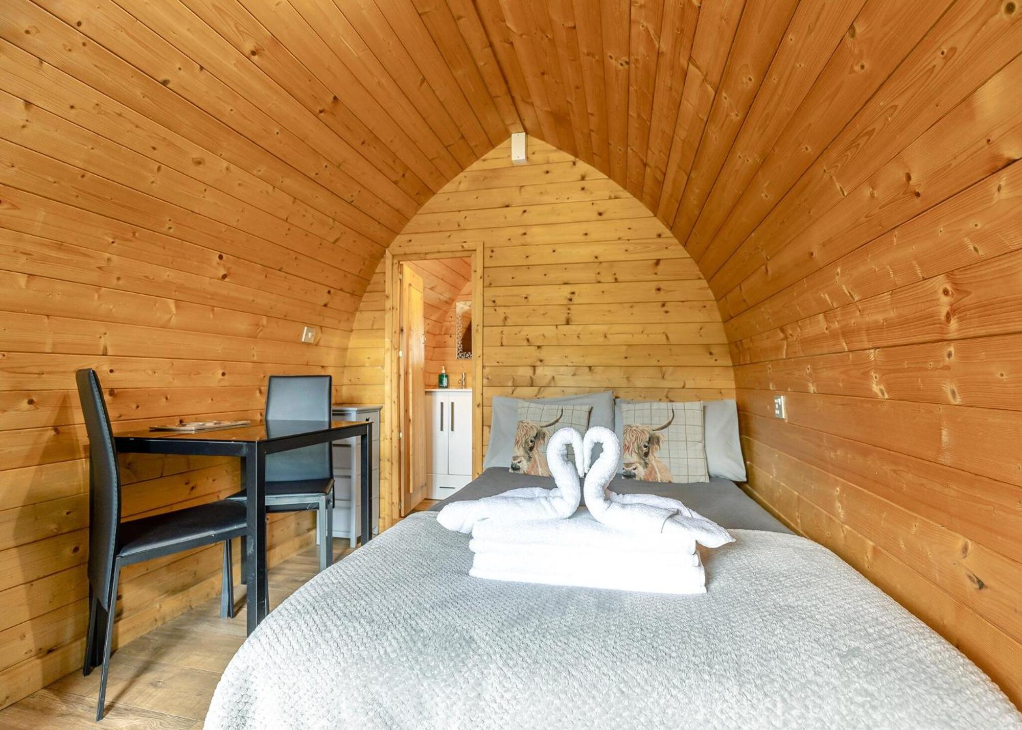 Longnor Wood Holiday Park Екстериор снимка