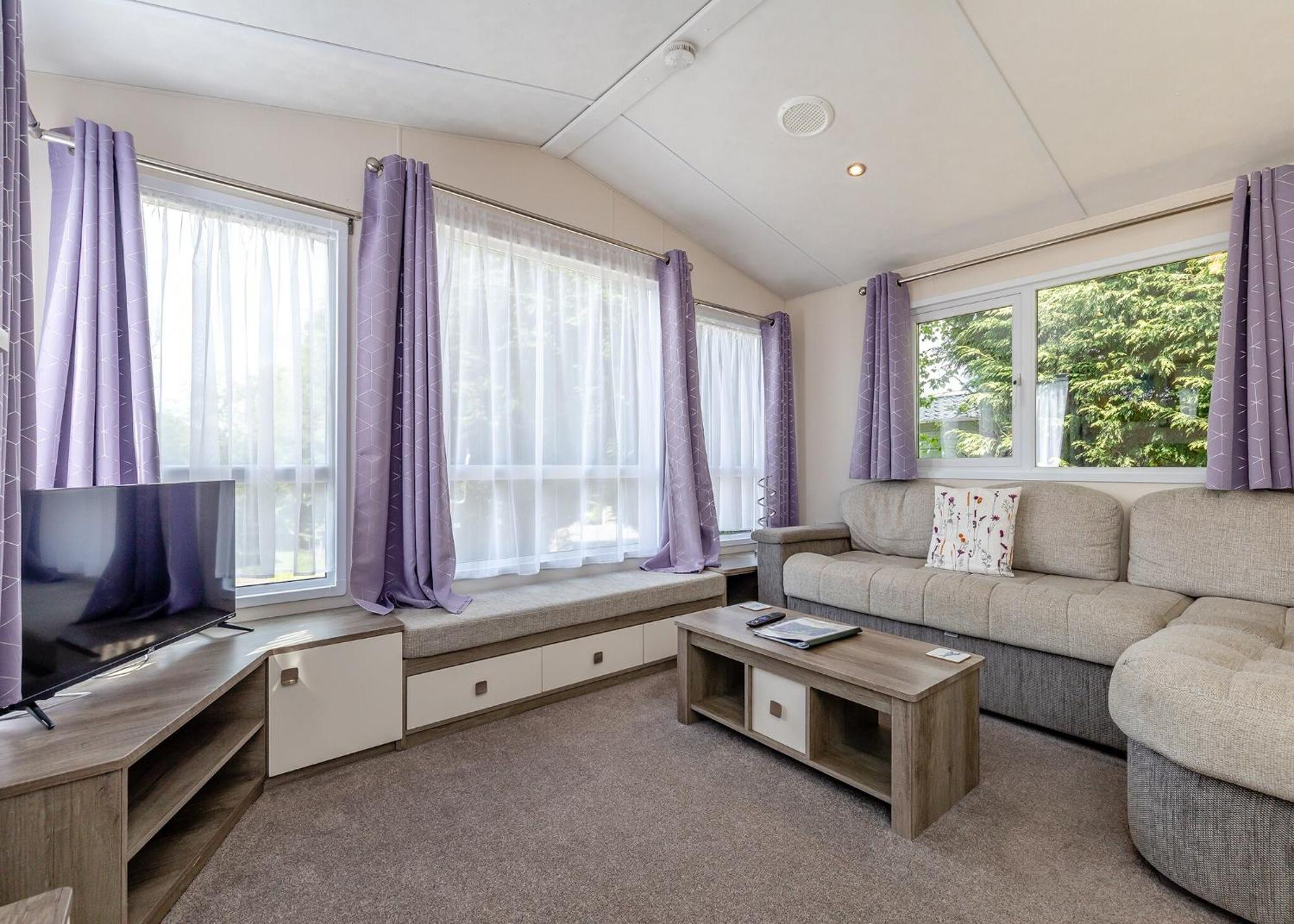 Longnor Wood Holiday Park Екстериор снимка