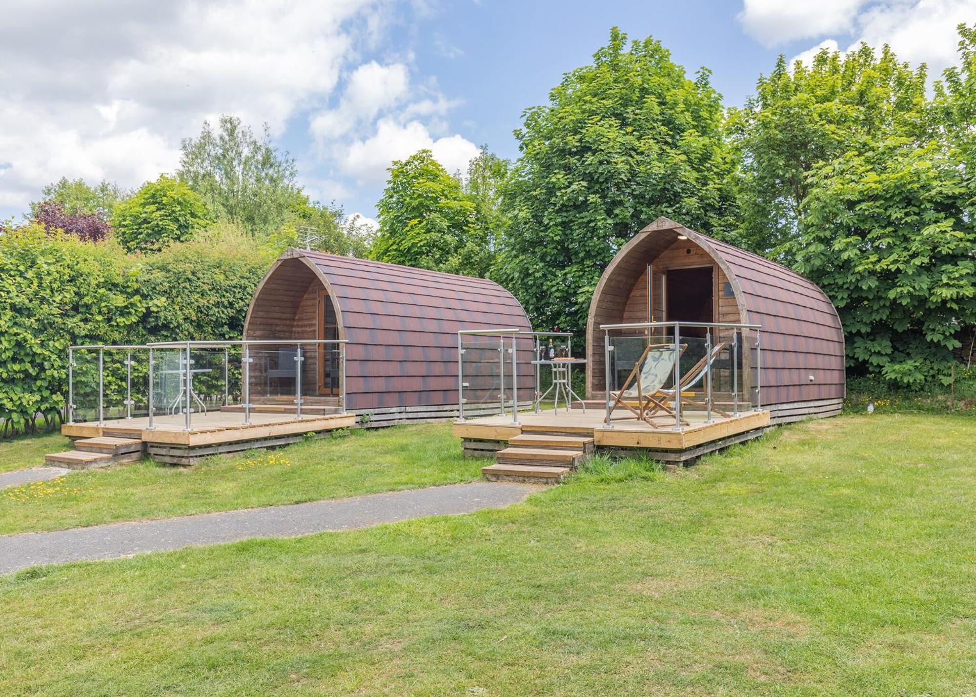 Longnor Wood Holiday Park Екстериор снимка