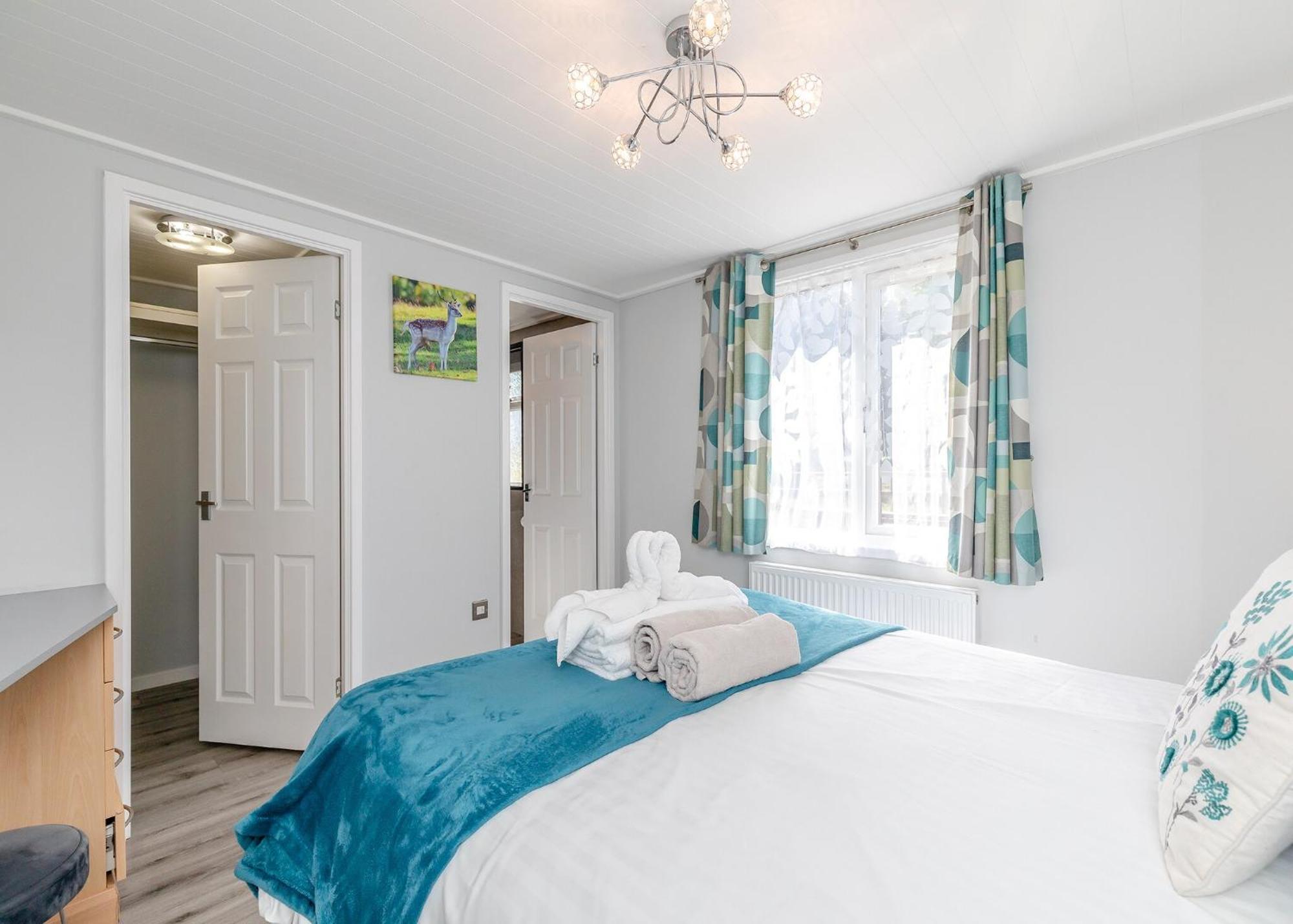 Longnor Wood Holiday Park Екстериор снимка
