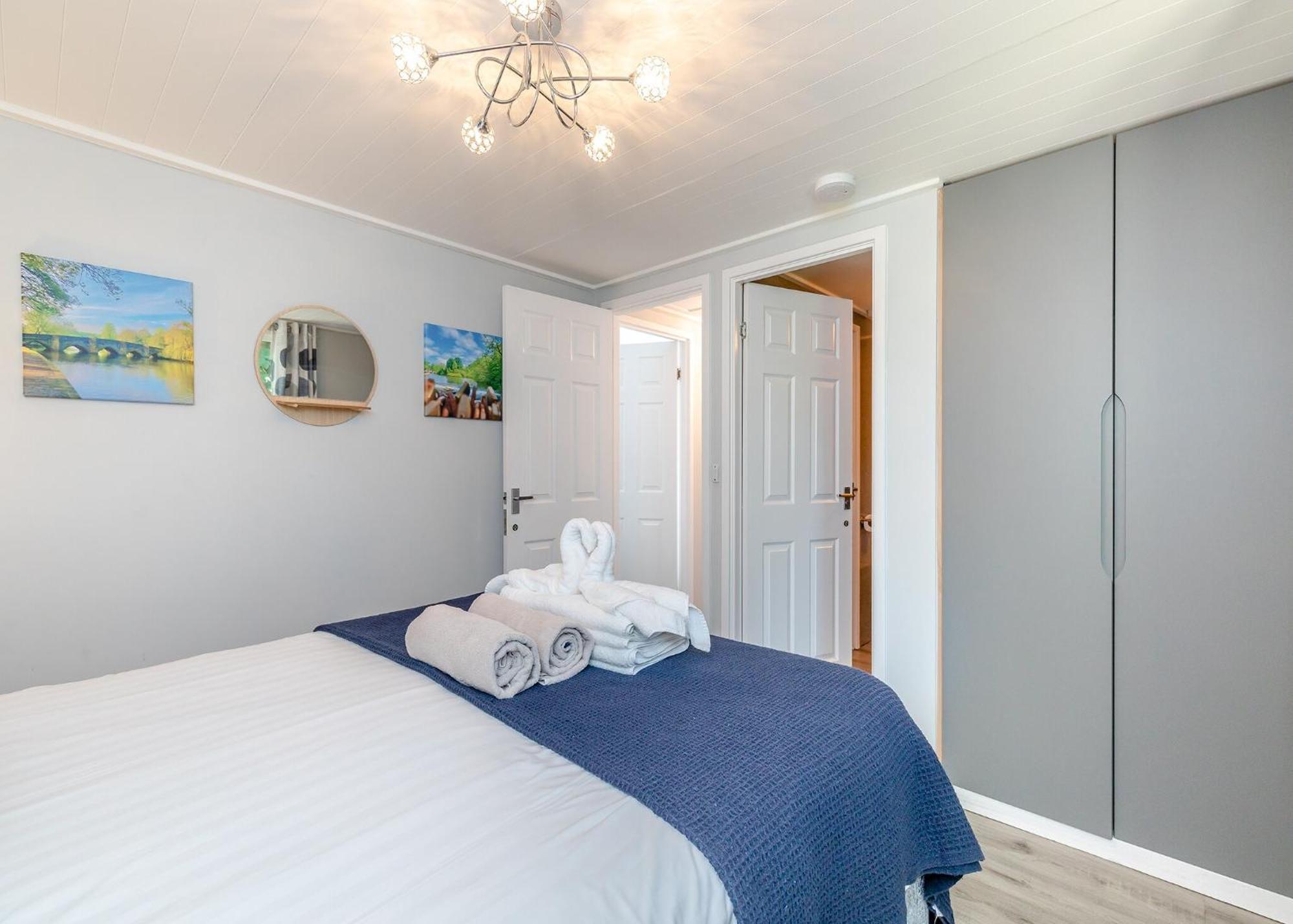 Longnor Wood Holiday Park Екстериор снимка