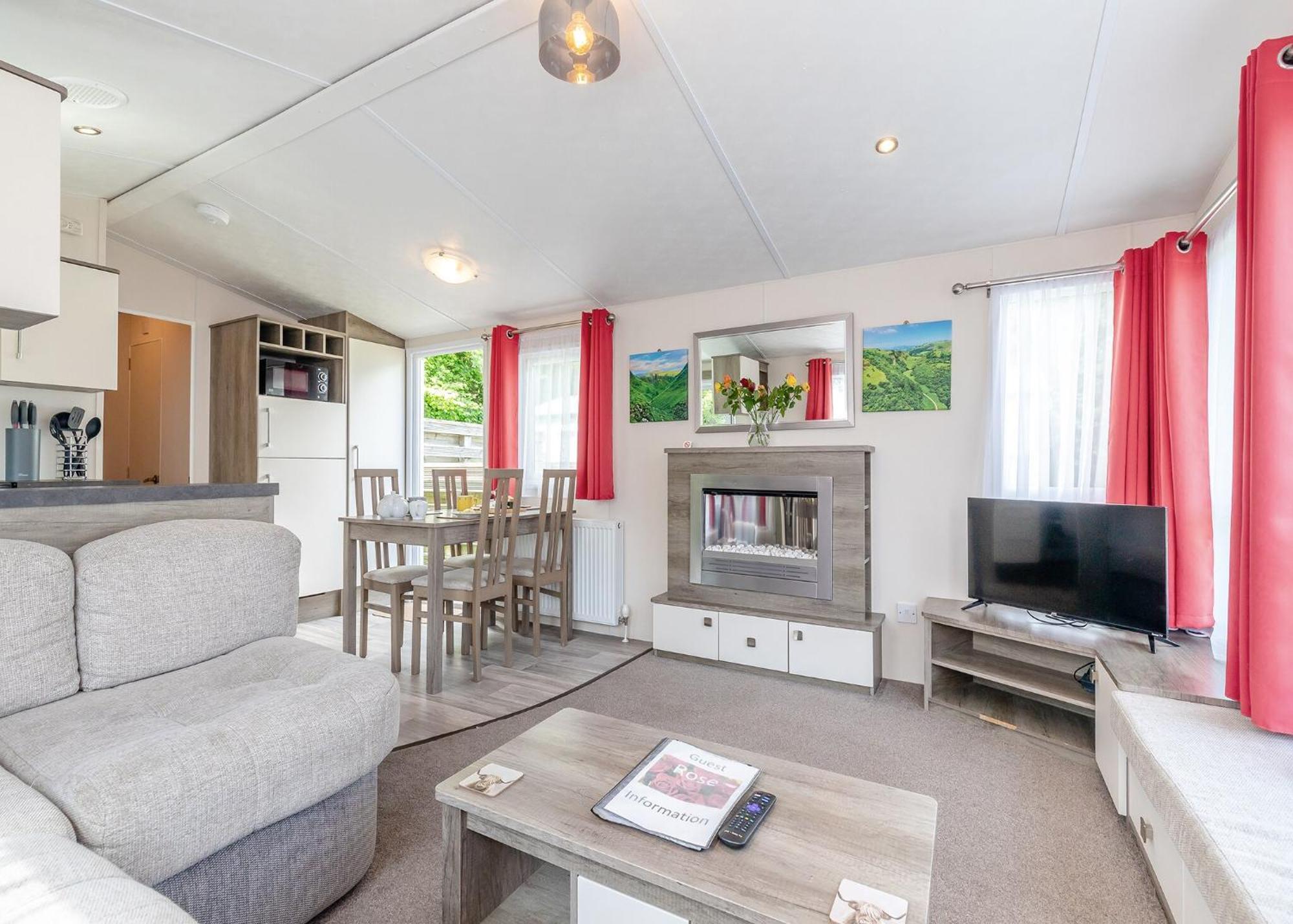 Longnor Wood Holiday Park Екстериор снимка