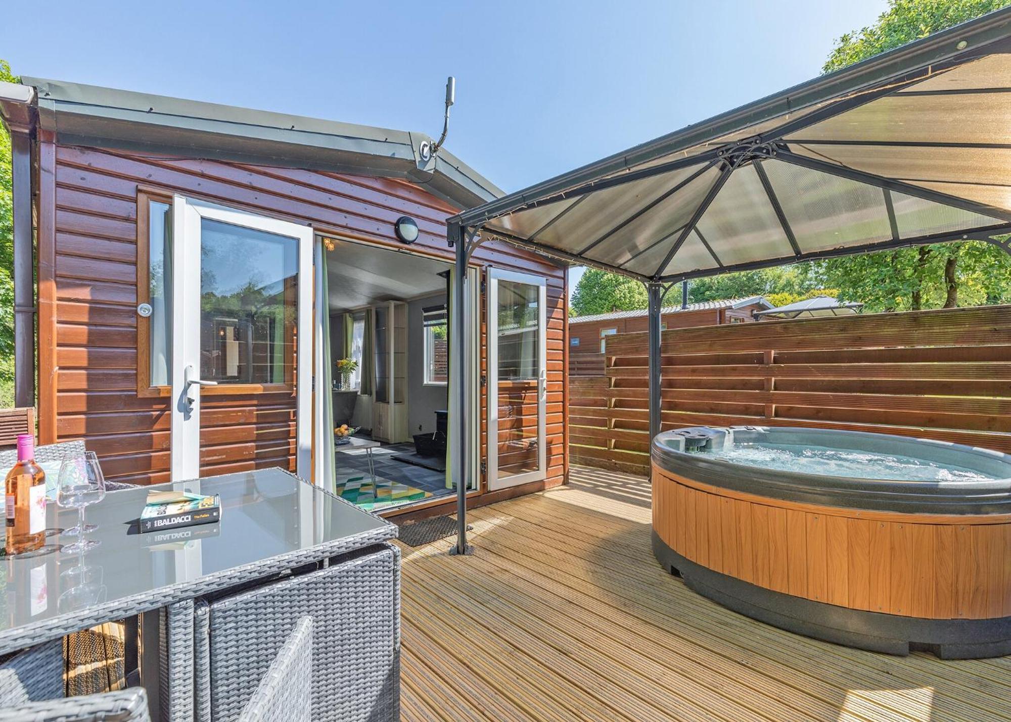 Longnor Wood Holiday Park Екстериор снимка