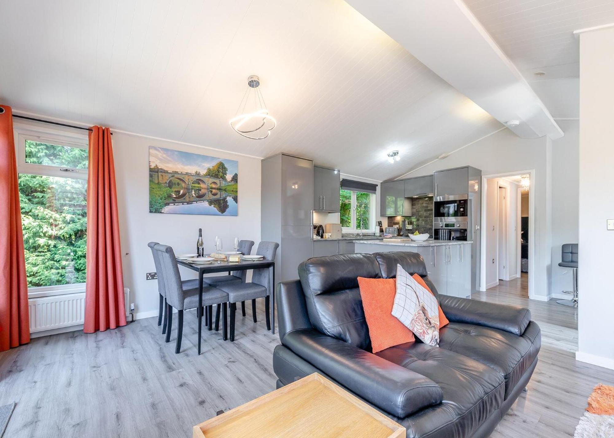 Longnor Wood Holiday Park Екстериор снимка