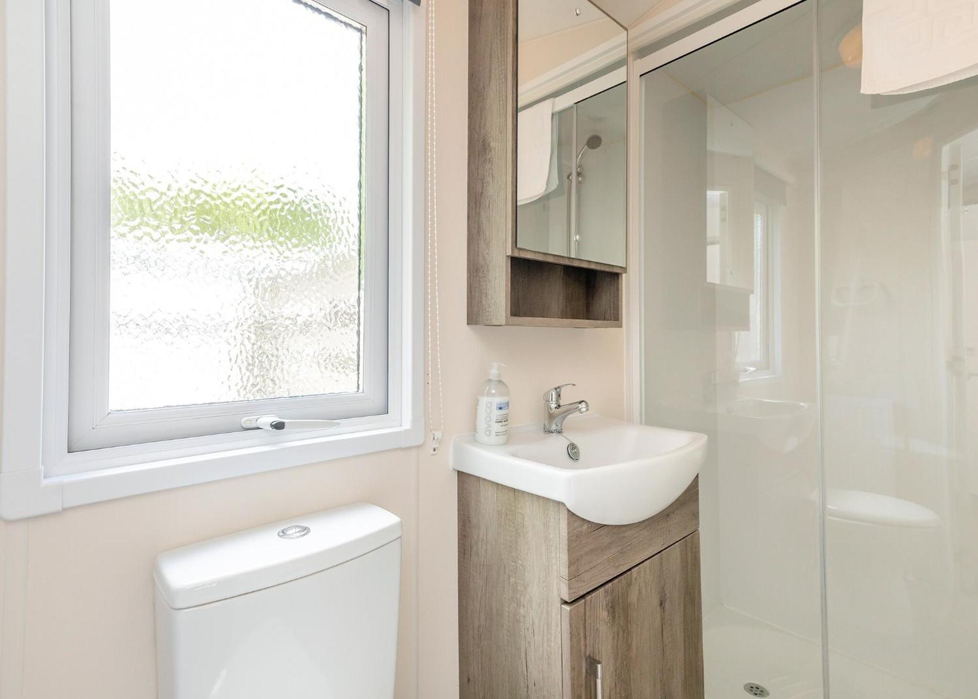 Longnor Wood Holiday Park Екстериор снимка