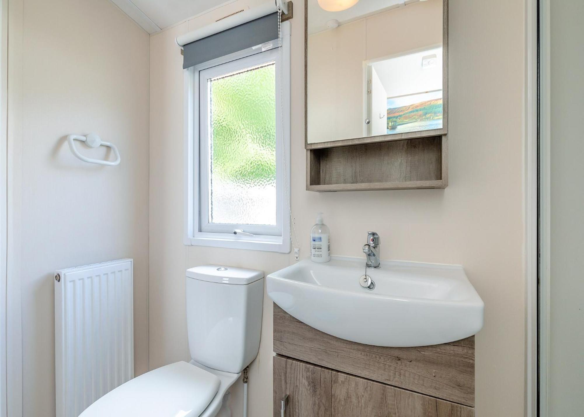 Longnor Wood Holiday Park Екстериор снимка
